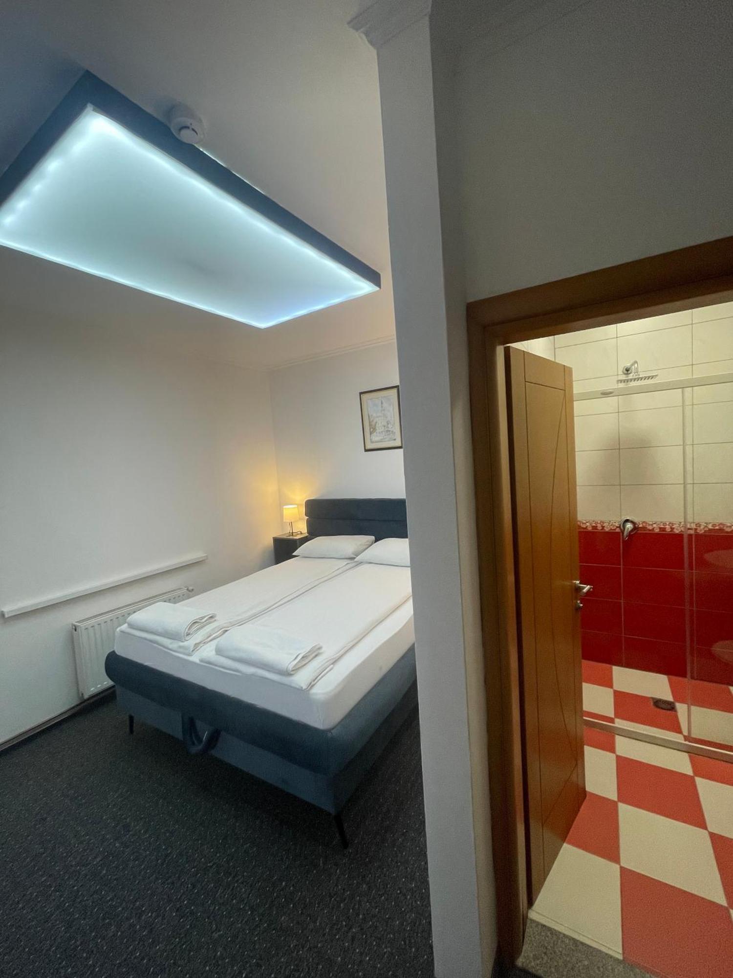 Hotel Ada - Otoka SJJ Exteriér fotografie