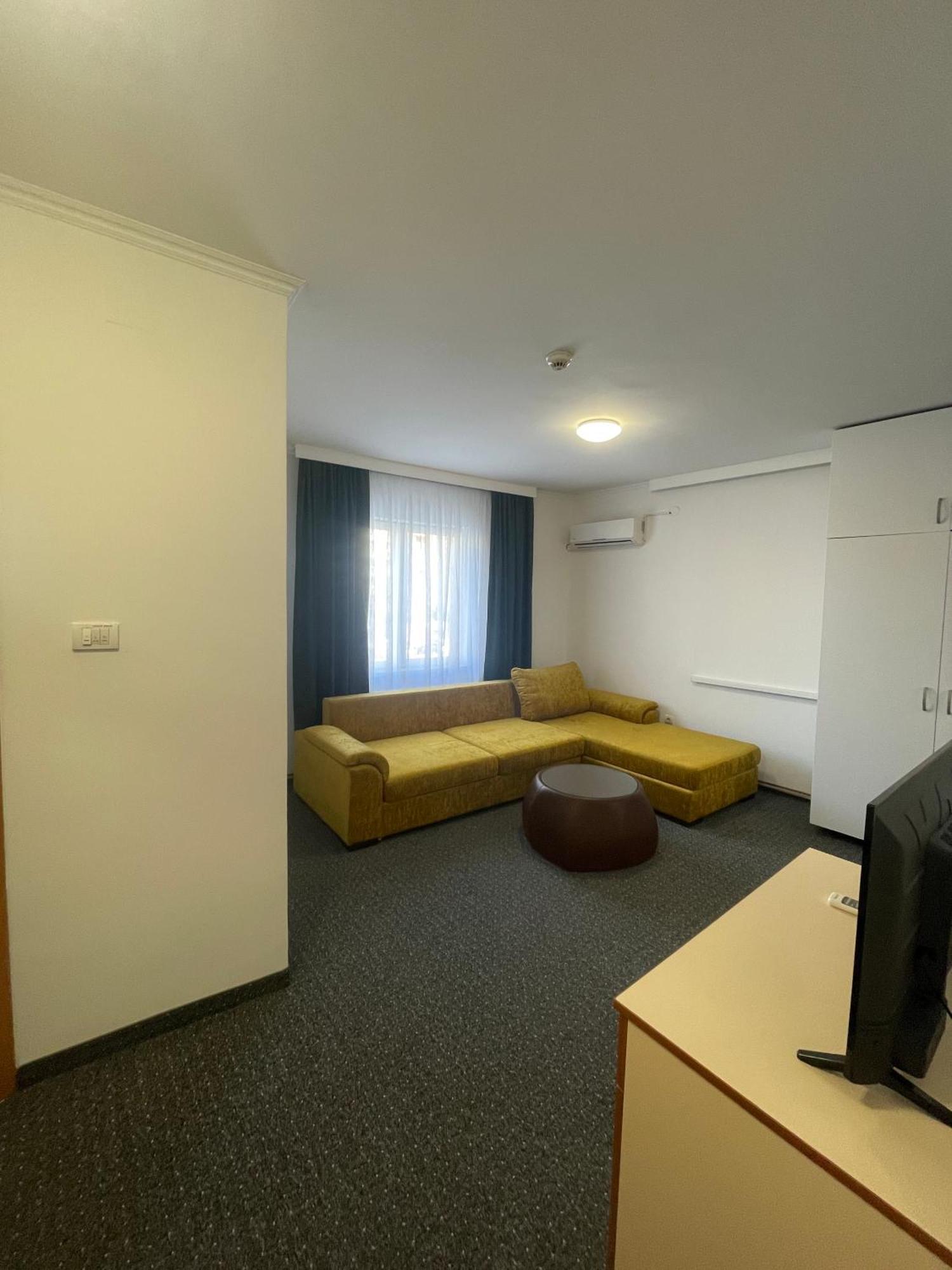 Hotel Ada - Otoka SJJ Exteriér fotografie