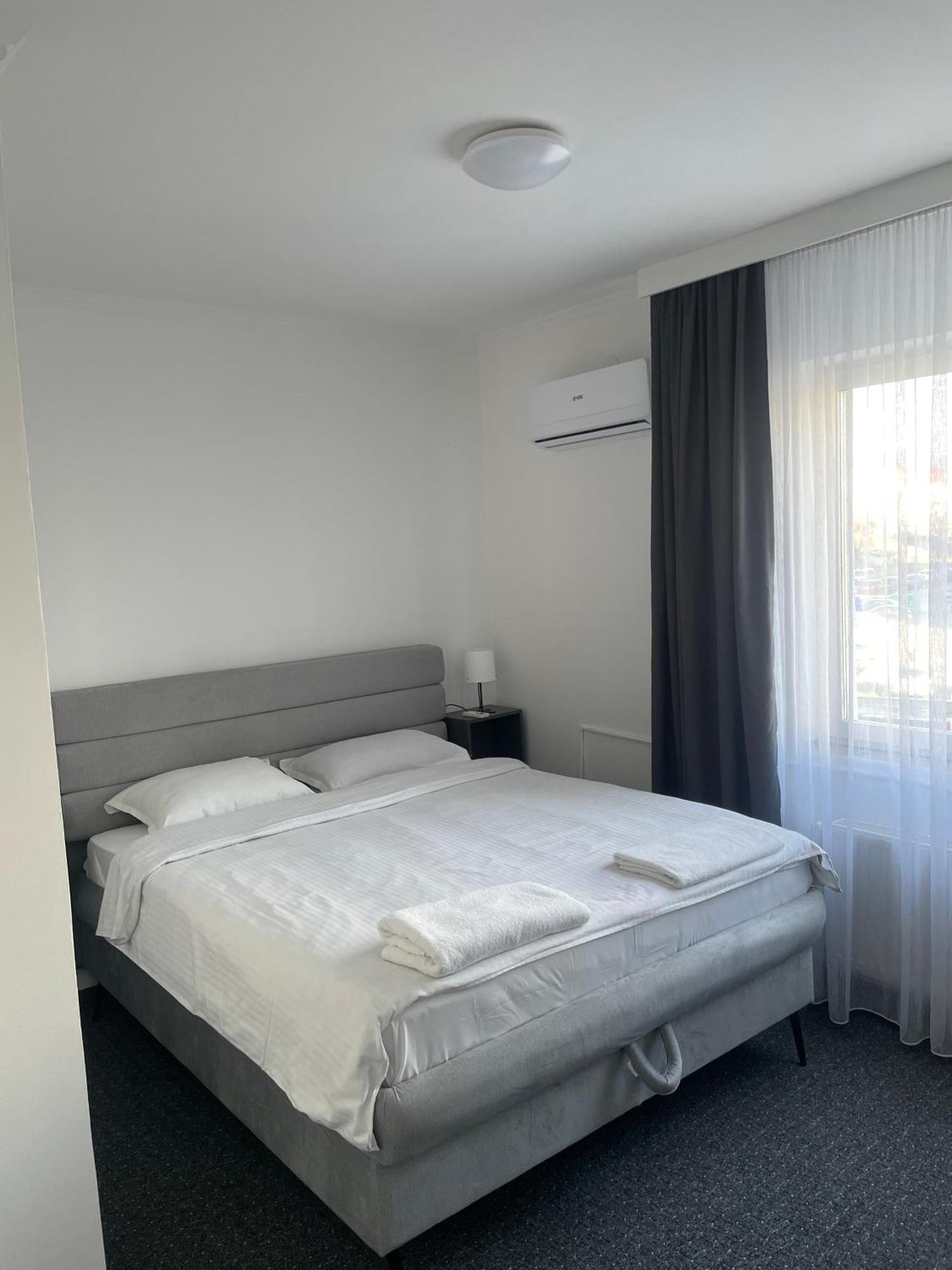 Hotel Ada - Otoka SJJ Exteriér fotografie