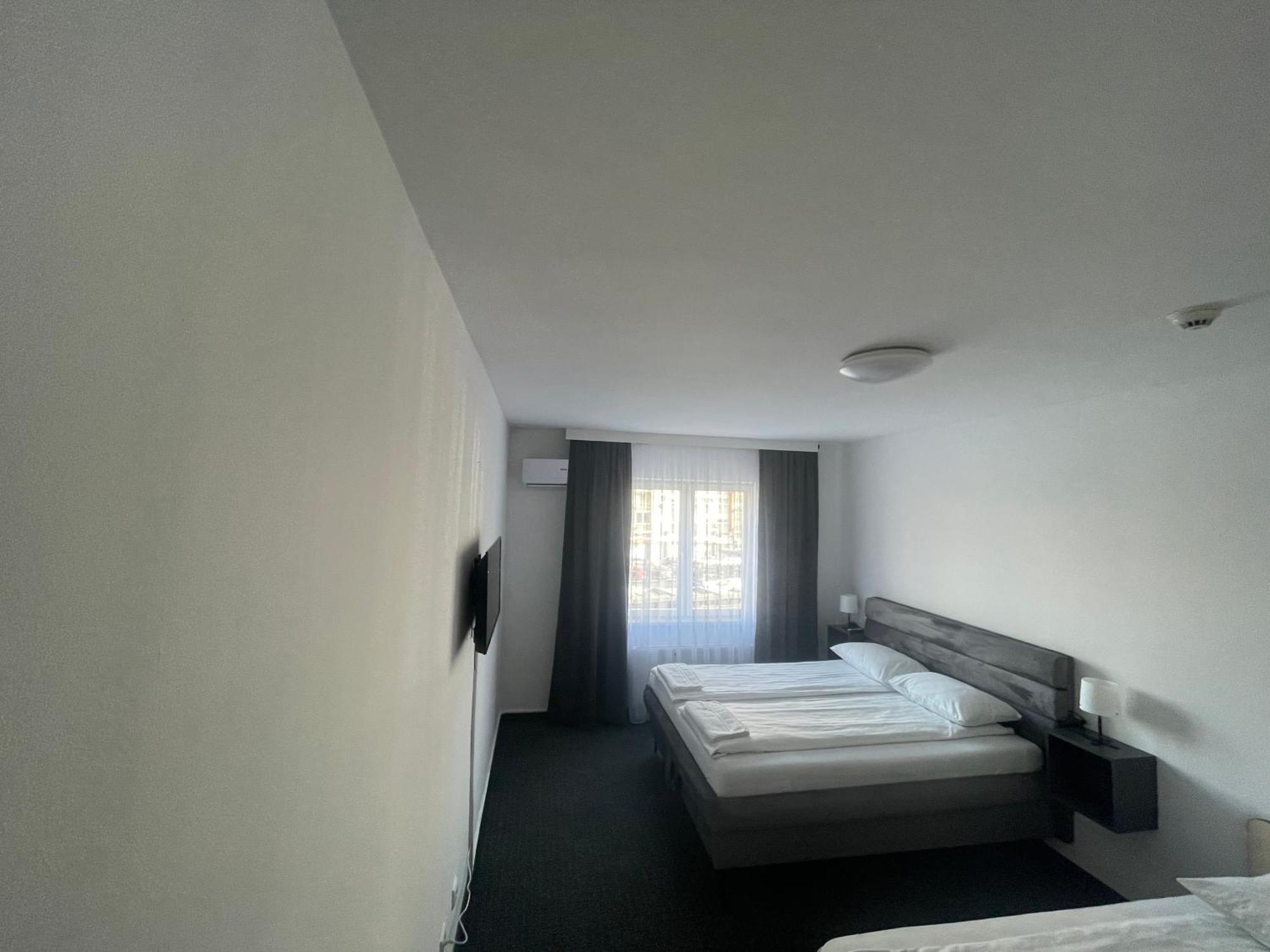 Hotel Ada - Otoka SJJ Exteriér fotografie